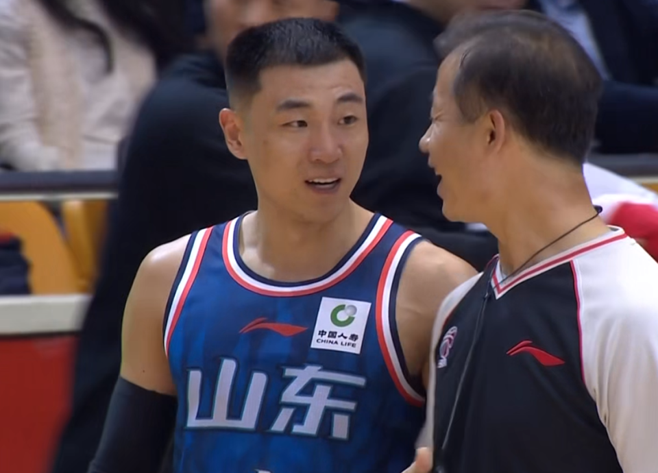 独行侠碾压辽宁队，高诗岩惊艳四座